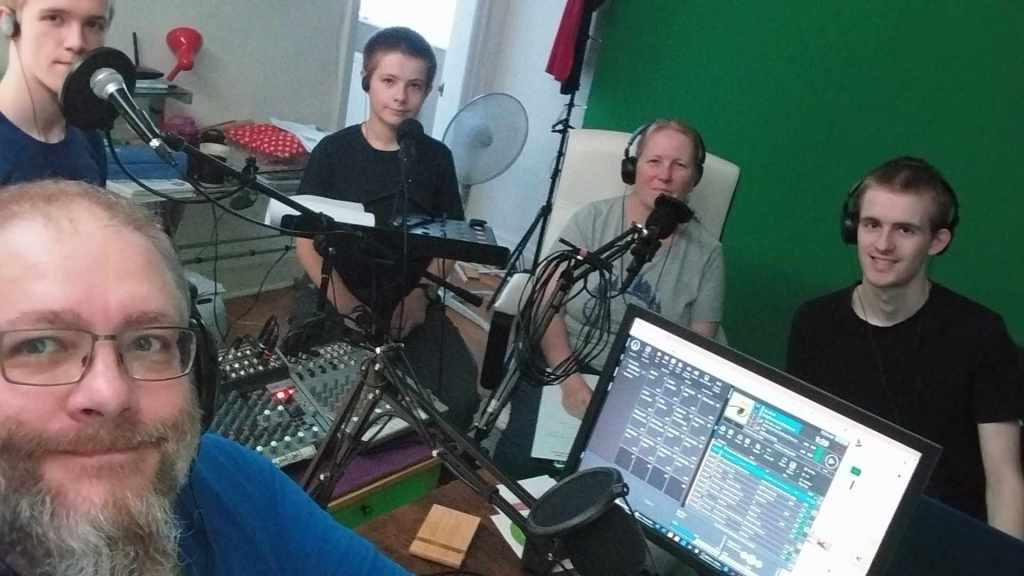 The BerryBunch - very first Live show on Pure427Radio