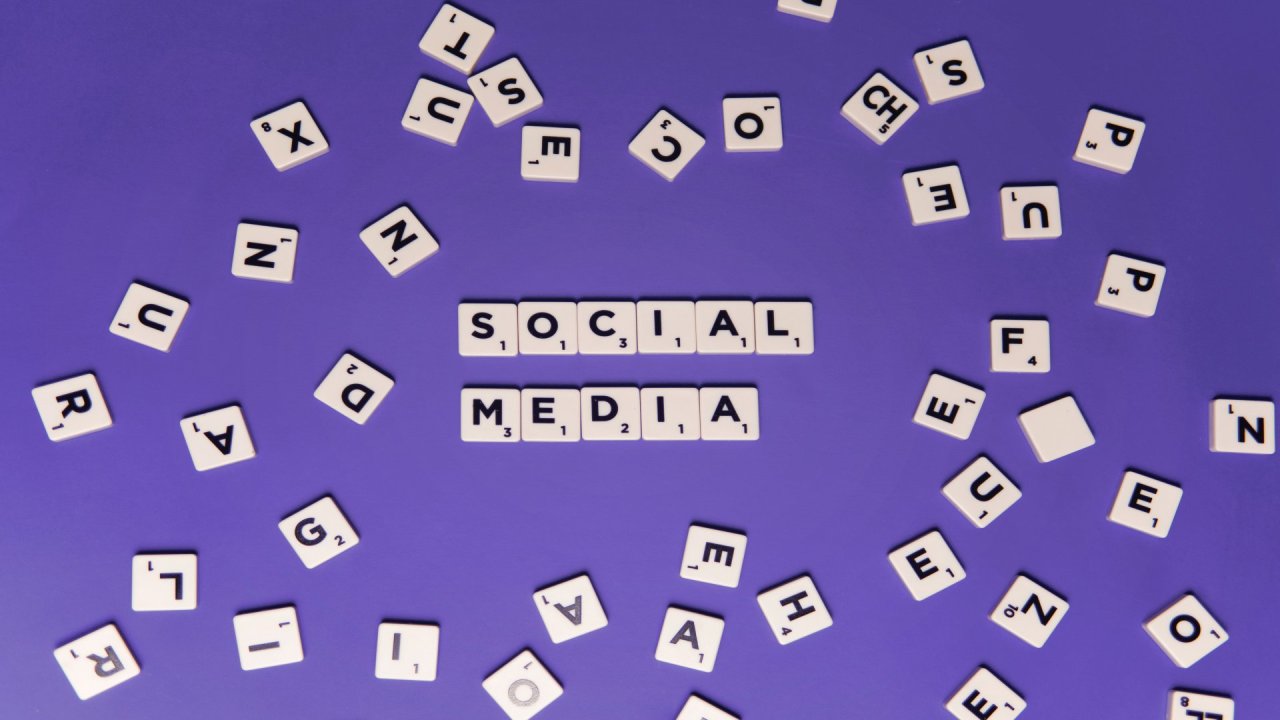 social media, scrabble tiles
